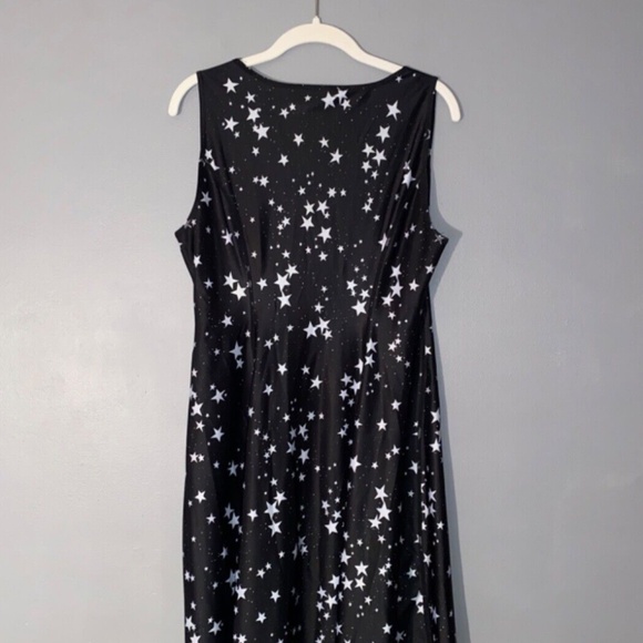 HOT TOPIC Galaxy Stars Space Constellations Reversible Dress Medium - Picture 9 of 13